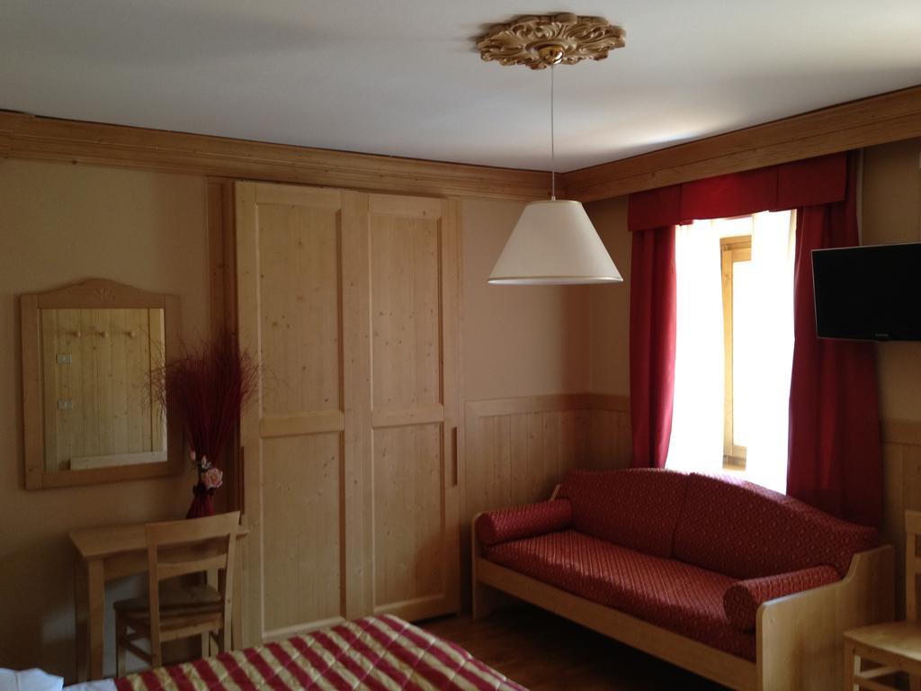 Albergo Garni Ajarnola Auronzo di Cadore Habitación foto