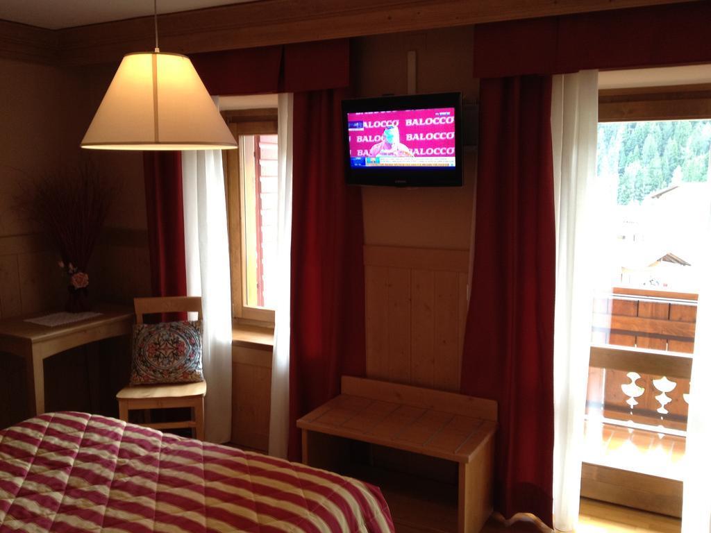 Albergo Garni Ajarnola Auronzo di Cadore Habitación foto
